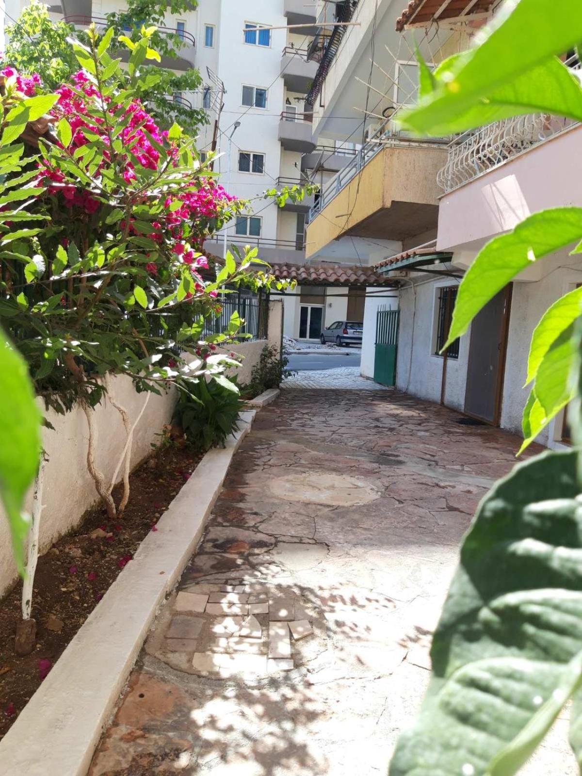 Gogo'S Sea Side Apartment Саранде Екстериор снимка