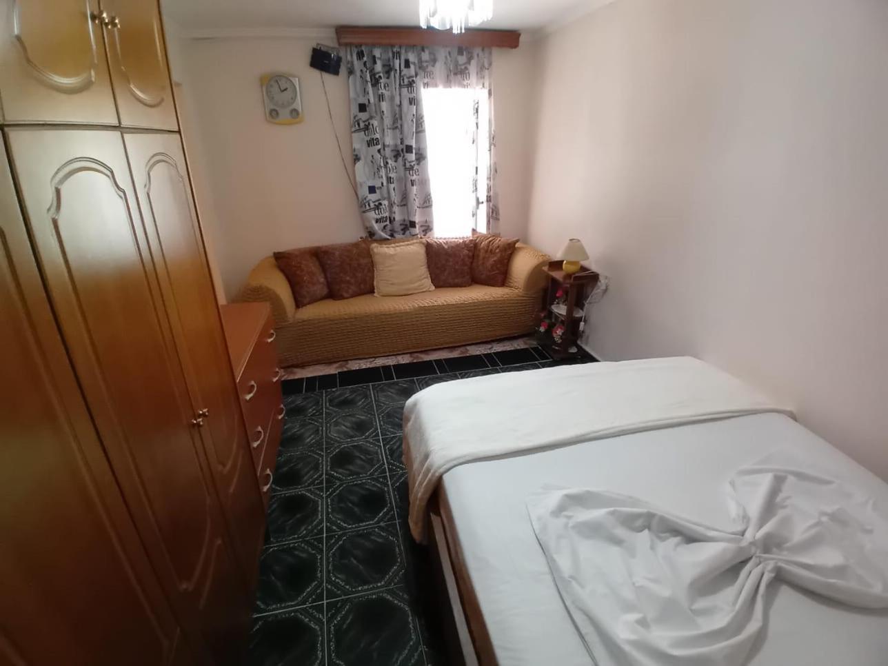 Gogo'S Sea Side Apartment Саранде Екстериор снимка